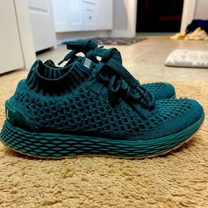 No Bull knit teal runners size 8
